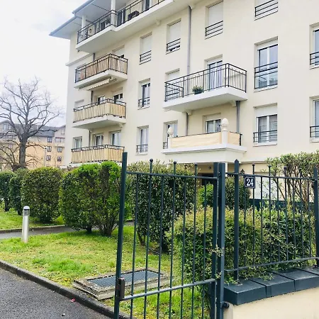 Beautiful Apartment Near Geneva Saint-Julien-en-Genevois Exterior photo